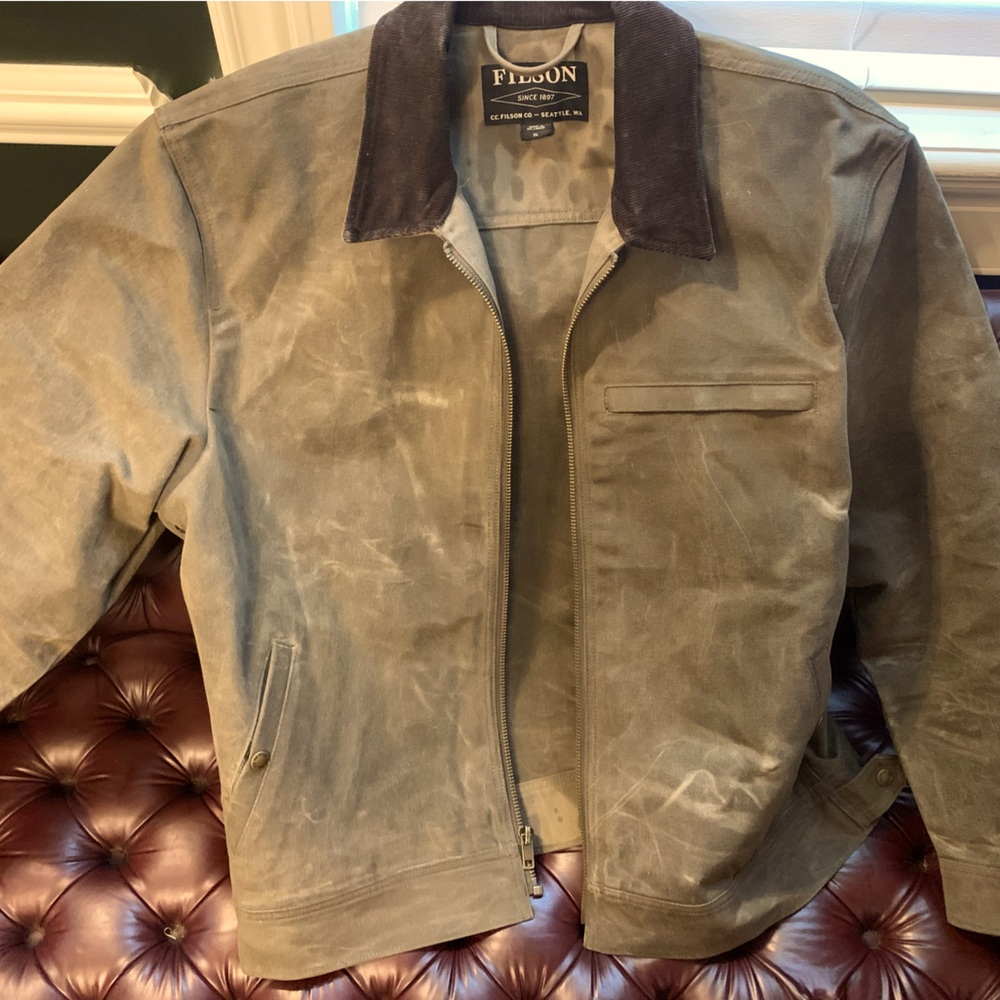 Filson Waxed Canvas Yukon Jacket, Men’s size XL.  Never Worn.